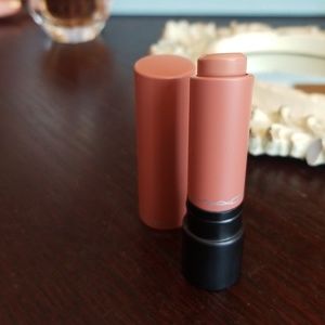 🌟SALE🌟 ⬇️ $14 MAC Liptensity lipstick in Doe